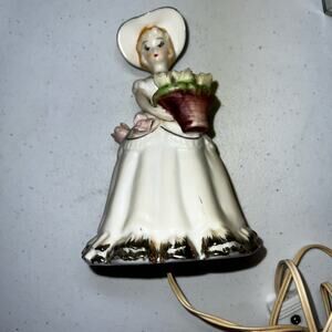 Vtg Lady with Flowers in Basket Gold Trim Night Light/Diffuser Chadwick, Japan